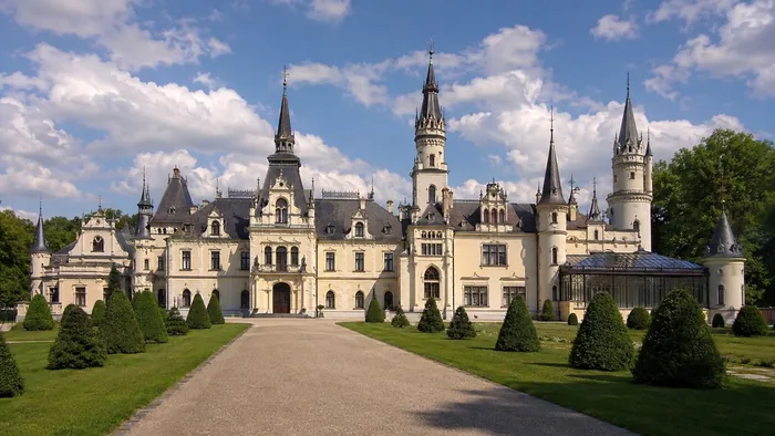 Wroclaw: Moszna Castle Private Guided Tour